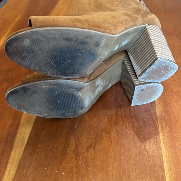 Caramel open toe booties with chunky heel, inside ankle zip, women’s sz 10 - Picture 9 of 9